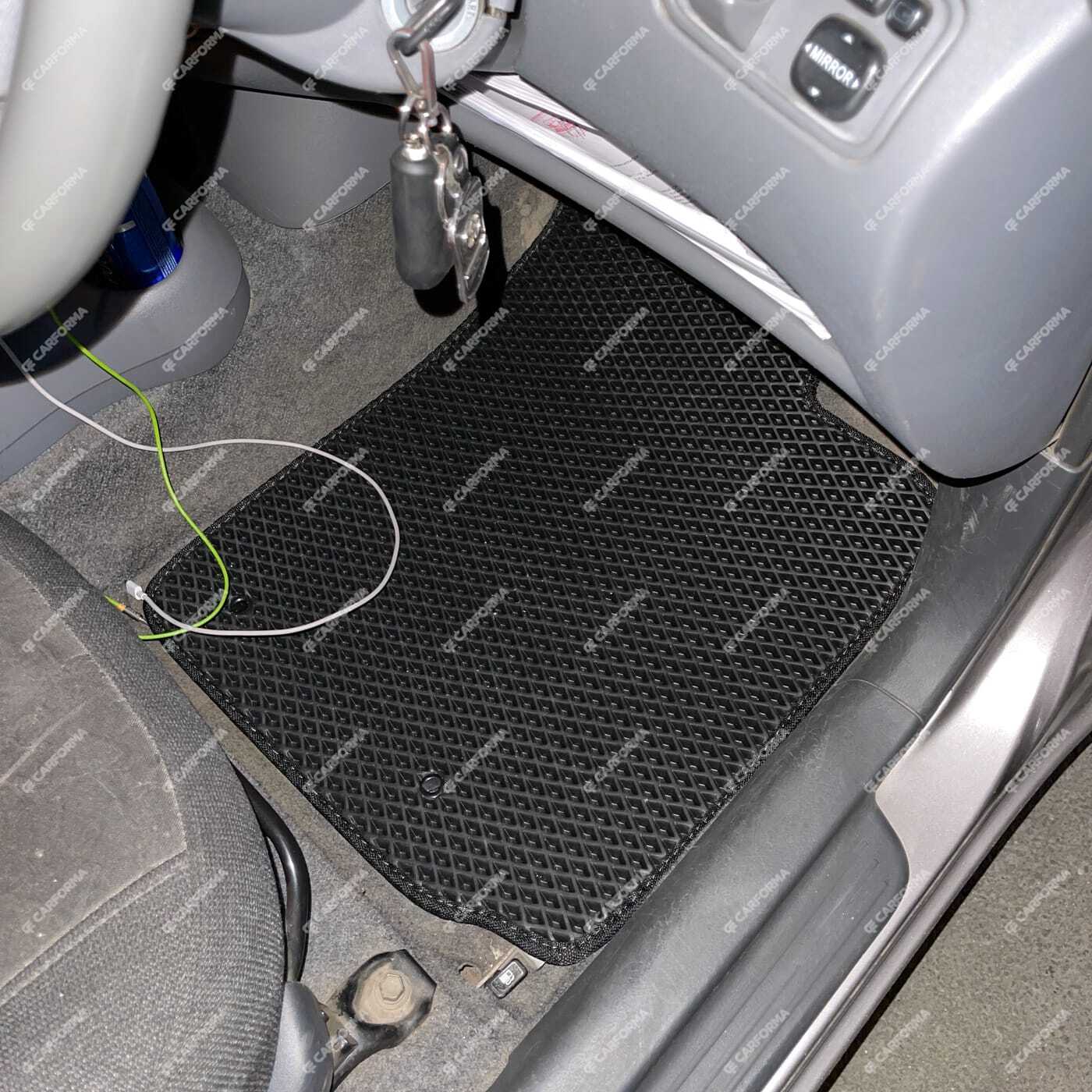 Коврики на Toyota Vitz I 1998&nbsp;-&nbsp;2005 в Чите