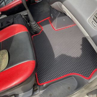 Коврики на Mitsubishi Space Gear 1994&nbsp;-&nbsp;2007 в Чите