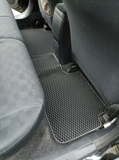 Ворсовые коврики на Toyota Corolla Axio (E14) 2006&nbsp;-&nbsp;2012 в Чите