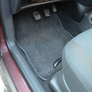 Коврики на Ford Focus I 1998 - 2005 в Чите Коврики на Ford Focus I 1998 - 2005 в Чите