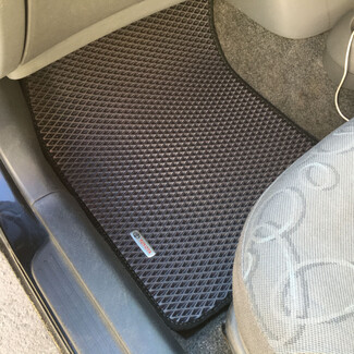 Коврики на Toyota Vitz I 1998&nbsp;-&nbsp;2005 в Чите